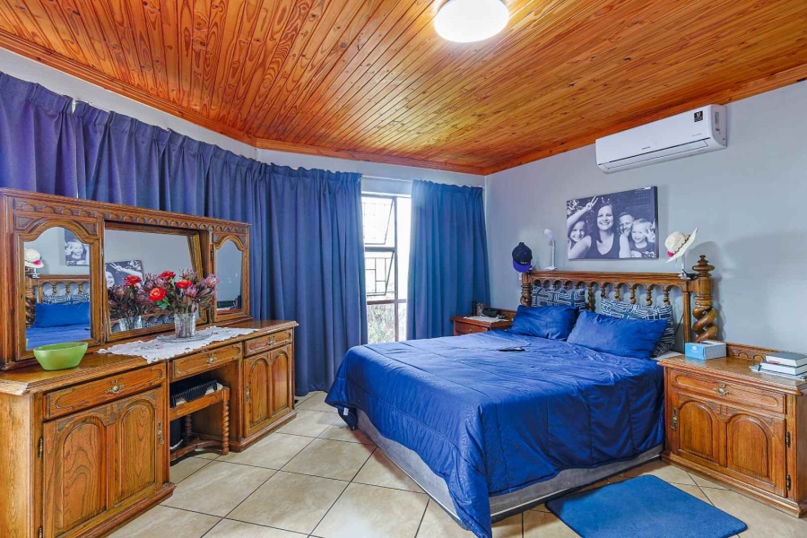 4 Bedroom Property for Sale in Hartbeespoort North West